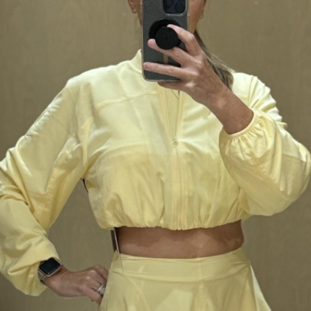 ๐๐๐ ๐ง ALO YOGA Tiebreaker Jacket-Lemon Ice medium excellent condition - Picture 5 of 15